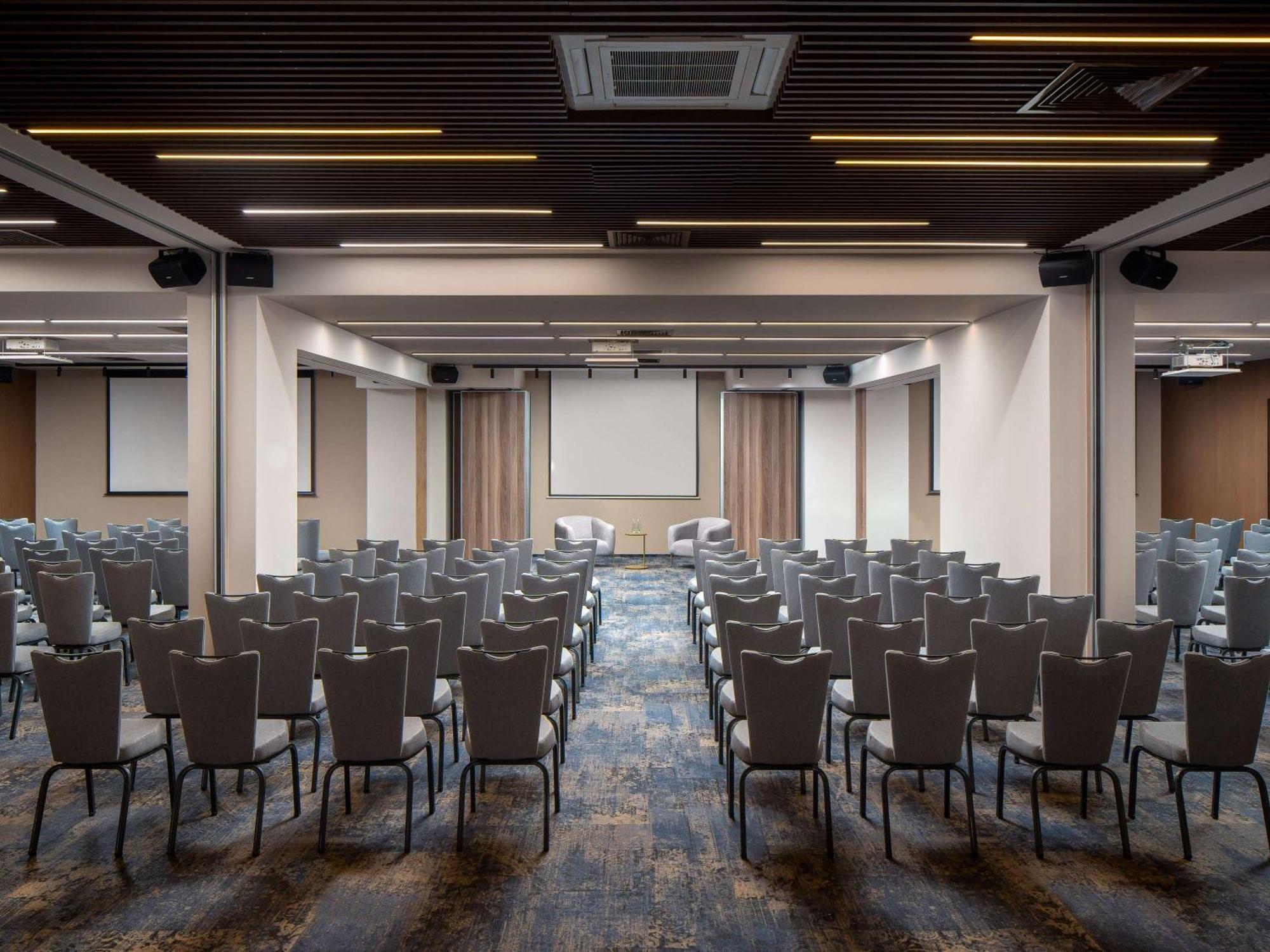 Mercure Conacul Cozieni Pasarea Εξωτερικό φωτογραφία